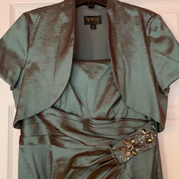 Evening dress - Picture 2 of 10